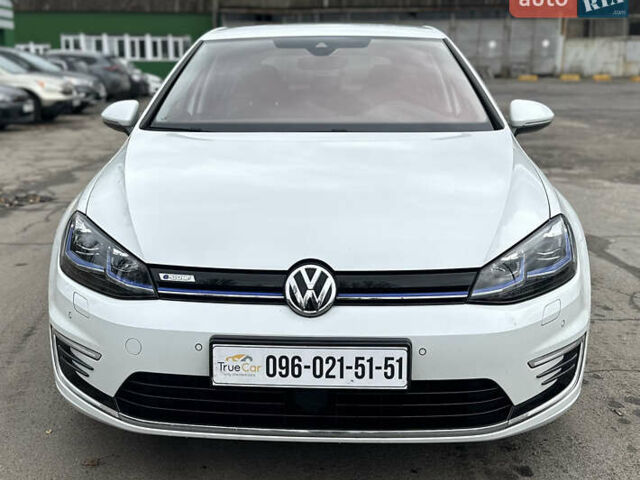 Белый Фольксваген e-Golf, объемом двигателя 0 л и пробегом 98 тыс. км за 16450 $, фото 1 на Automoto.ua
