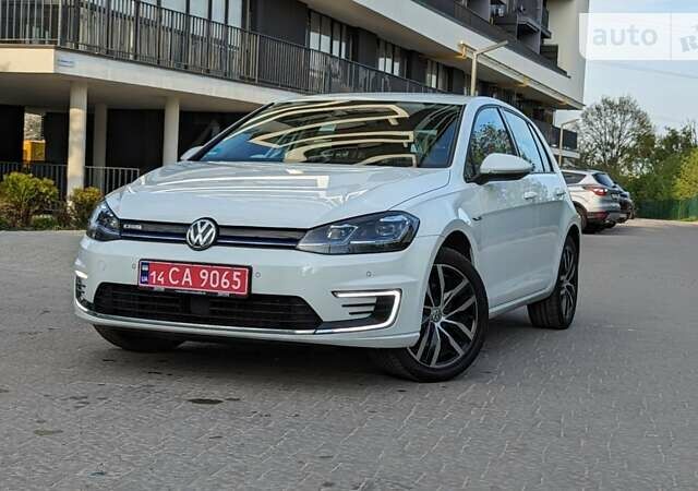 Білий Фольксваген e-Golf, об'ємом двигуна 0 л та пробігом 56 тис. км за 14950 $, фото 16 на Automoto.ua