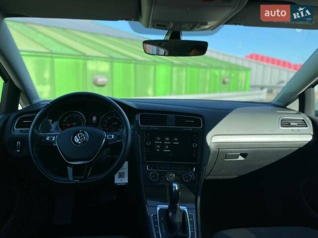 Белый Фольксваген e-Golf, объемом двигателя 0 л и пробегом 125 тыс. км за 13500 $, фото 19 на Automoto.ua