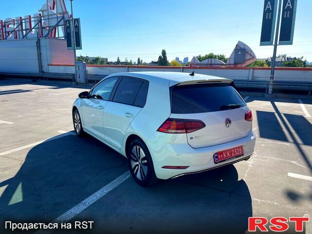 Белый Фольксваген e-Golf, объемом двигателя 100 л и пробегом 124 тыс. км за 13400 $, фото 4 на Automoto.ua