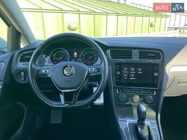 Белый Фольксваген e-Golf, объемом двигателя 0 л и пробегом 125 тыс. км за 13500 $, фото 20 на Automoto.ua