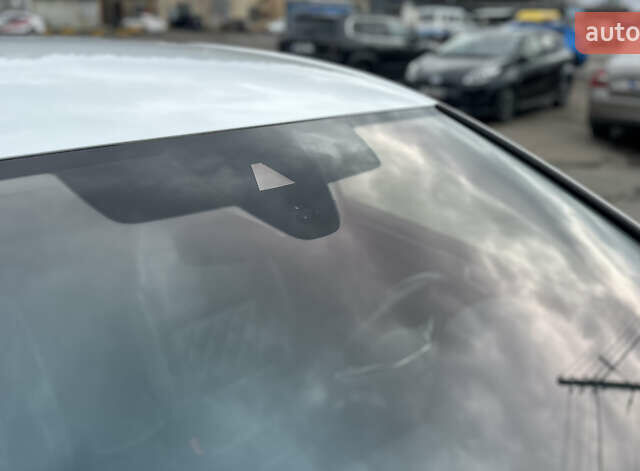 Белый Фольксваген e-Golf, объемом двигателя 0 л и пробегом 98 тыс. км за 16450 $, фото 9 на Automoto.ua