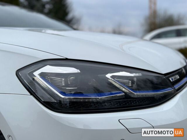 Белый Фольксваген e-Golf, объемом двигателя 36 л и пробегом 41 тыс. км за 21150 $, фото 8 на Automoto.ua