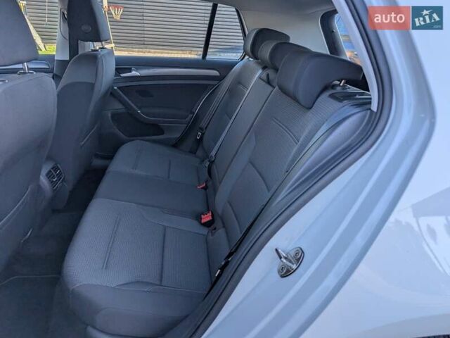 Білий Фольксваген e-Golf, об'ємом двигуна 0 л та пробігом 28 тис. км за 14900 $, фото 27 на Automoto.ua