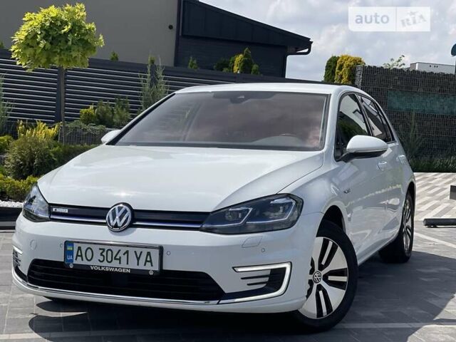 Білий Фольксваген e-Golf, об'ємом двигуна 0 л та пробігом 63 тис. км за 15799 $, фото 1 на Automoto.ua