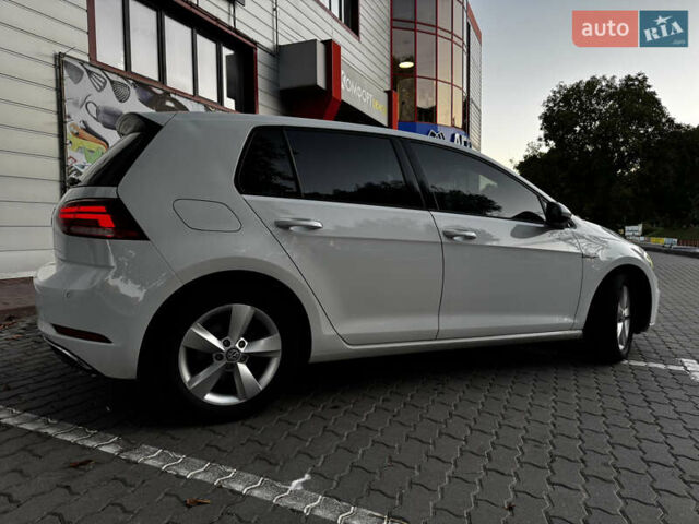 Білий Фольксваген e-Golf, об'ємом двигуна 0 л та пробігом 97 тис. км за 13999 $, фото 13 на Automoto.ua