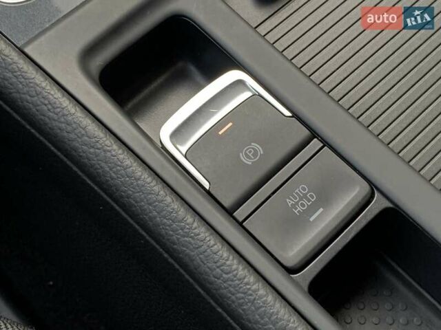 Белый Фольксваген e-Golf, объемом двигателя 0 л и пробегом 73 тыс. км за 13955 $, фото 48 на Automoto.ua