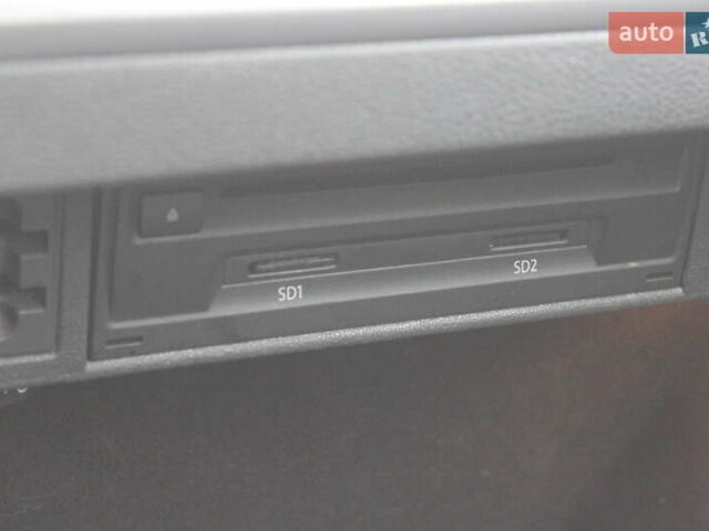 Белый Фольксваген e-Golf, объемом двигателя 0 л и пробегом 69 тыс. км за 13999 $, фото 41 на Automoto.ua