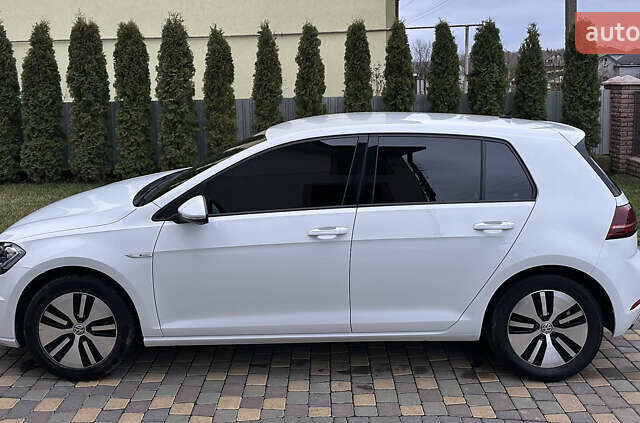 Белый Фольксваген e-Golf, объемом двигателя 0 л и пробегом 70 тыс. км за 13700 $, фото 3 на Automoto.ua