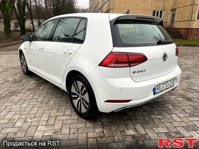 Белый Фольксваген e-Golf, объемом двигателя 0 л и пробегом 89 тыс. км за 16450 $, фото 3 на Automoto.ua