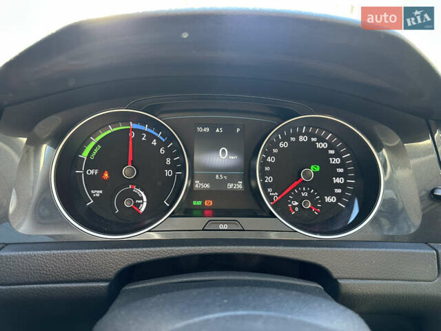 Белый Фольксваген e-Golf, объемом двигателя 0 л и пробегом 47 тыс. км за 15900 $, фото 12 на Automoto.ua