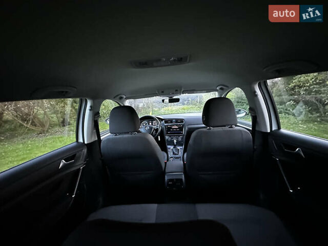 Белый Фольксваген e-Golf, объемом двигателя 0 л и пробегом 113 тыс. км за 13700 $, фото 16 на Automoto.ua