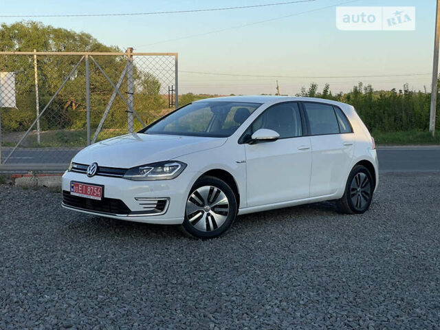 Белый Фольксваген e-Golf, объемом двигателя 0 л и пробегом 26 тыс. км за 14150 $, фото 4 на Automoto.ua