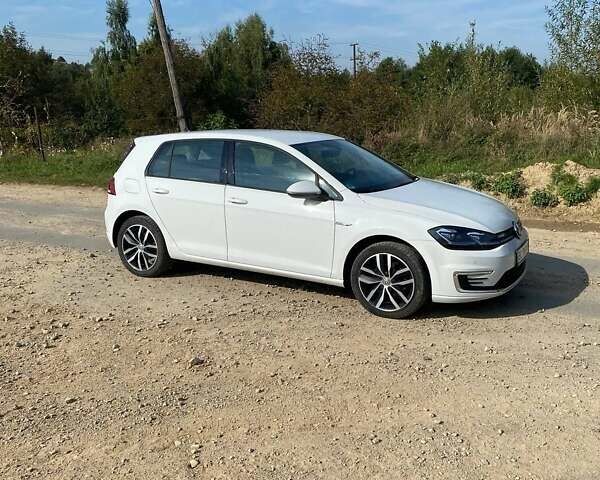 Білий Фольксваген e-Golf, об'ємом двигуна 0 л та пробігом 46 тис. км за 14900 $, фото 2 на Automoto.ua
