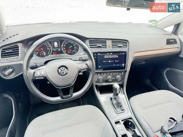 Белый Фольксваген e-Golf, объемом двигателя 0 л и пробегом 24 тыс. км за 15800 $, фото 10 на Automoto.ua