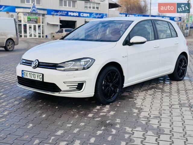 Белый Фольксваген e-Golf, объемом двигателя 0 л и пробегом 87 тыс. км за 12999 $, фото 16 на Automoto.ua