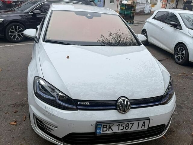 Білий Фольксваген e-Golf, об'ємом двигуна 0 л та пробігом 91 тис. км за 16500 $, фото 34 на Automoto.ua