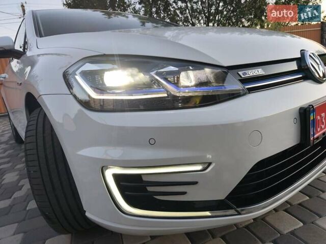 Білий Фольксваген e-Golf, об'ємом двигуна 0 л та пробігом 108 тис. км за 13800 $, фото 4 на Automoto.ua