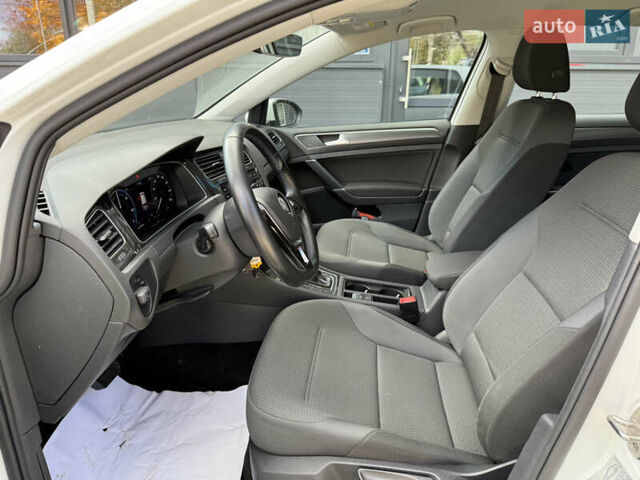 Белый Фольксваген e-Golf, объемом двигателя 0 л и пробегом 137 тыс. км за 13800 $, фото 11 на Automoto.ua