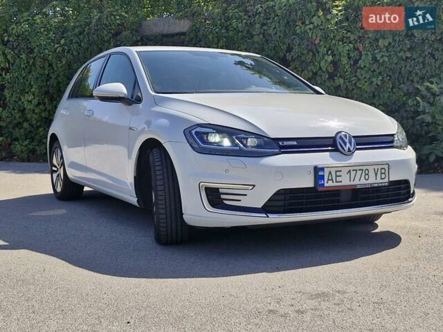 Белый Фольксваген e-Golf, объемом двигателя 0 л и пробегом 70 тыс. км за 14500 $, фото 6 на Automoto.ua