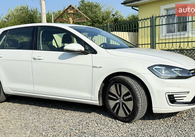 Белый Фольксваген e-Golf, объемом двигателя 0 л и пробегом 73 тыс. км за 17900 $, фото 32 на Automoto.ua