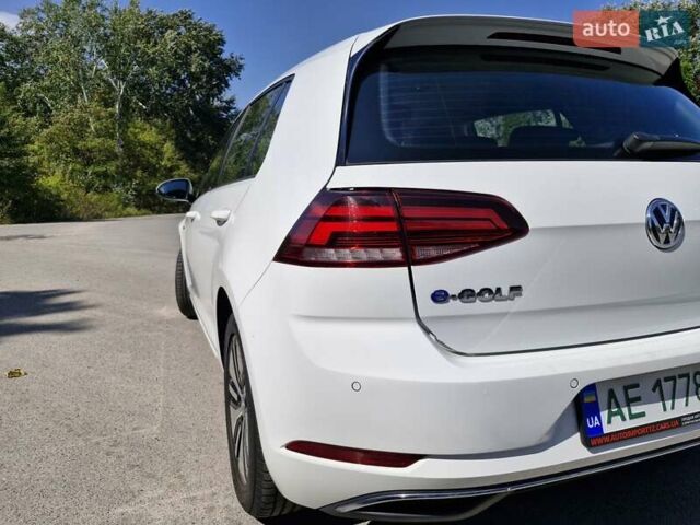 Белый Фольксваген e-Golf, объемом двигателя 0 л и пробегом 70 тыс. км за 14500 $, фото 10 на Automoto.ua