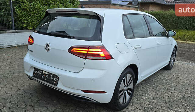 Белый Фольксваген e-Golf, объемом двигателя 0 л и пробегом 24 тыс. км за 15800 $, фото 4 на Automoto.ua