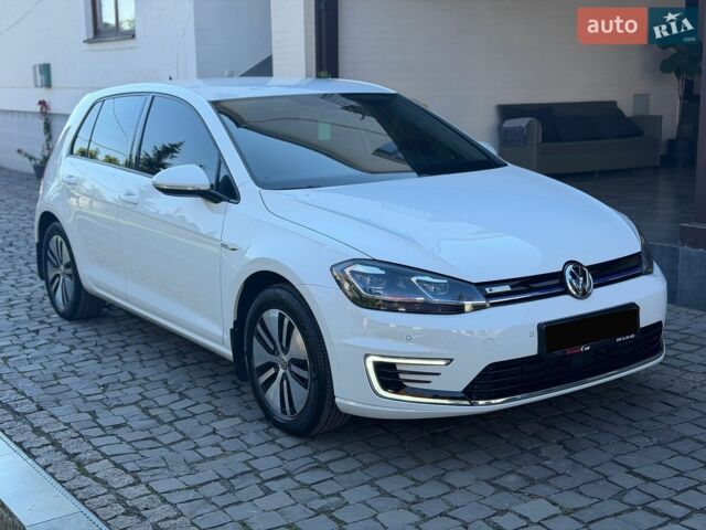 Белый Фольксваген e-Golf, объемом двигателя 0 л и пробегом 75 тыс. км за 14999 $, фото 2 на Automoto.ua