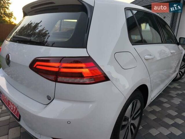 Білий Фольксваген e-Golf, об'ємом двигуна 0 л та пробігом 108 тис. км за 13800 $, фото 1 на Automoto.ua