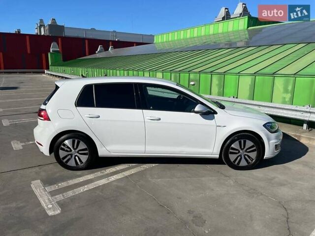 Белый Фольксваген e-Golf, объемом двигателя 0 л и пробегом 125 тыс. км за 13500 $, фото 11 на Automoto.ua