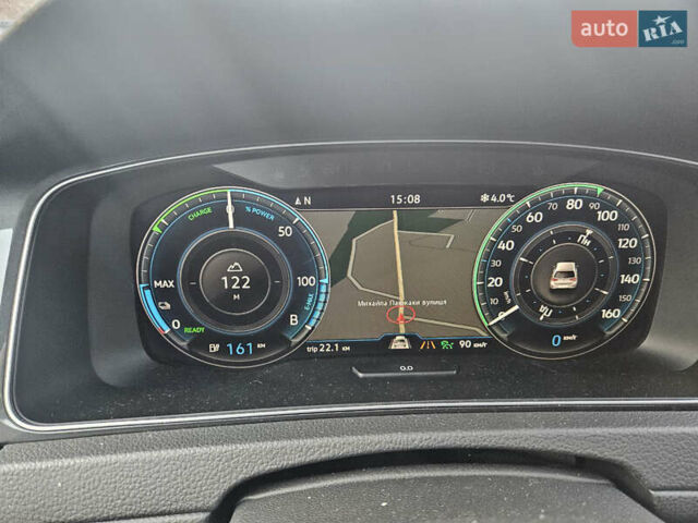 Белый Фольксваген e-Golf, объемом двигателя 0 л и пробегом 115 тыс. км за 14900 $, фото 6 на Automoto.ua