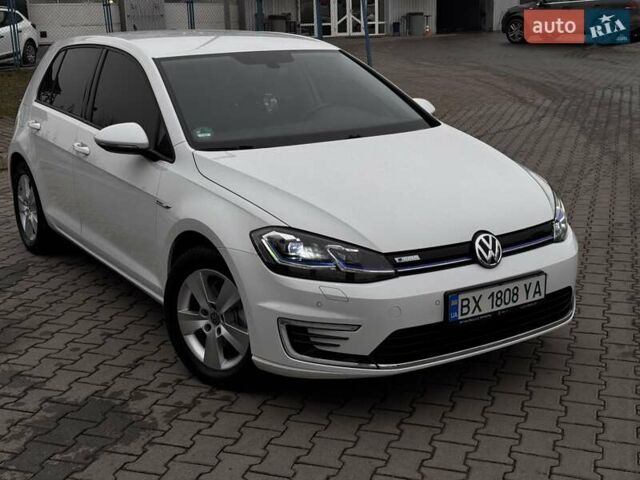 Белый Фольксваген e-Golf, объемом двигателя 0 л и пробегом 71 тыс. км за 12999 $, фото 50 на Automoto.ua