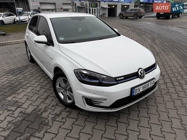 Белый Фольксваген e-Golf, объемом двигателя 0 л и пробегом 71 тыс. км за 12999 $, фото 7 на Automoto.ua