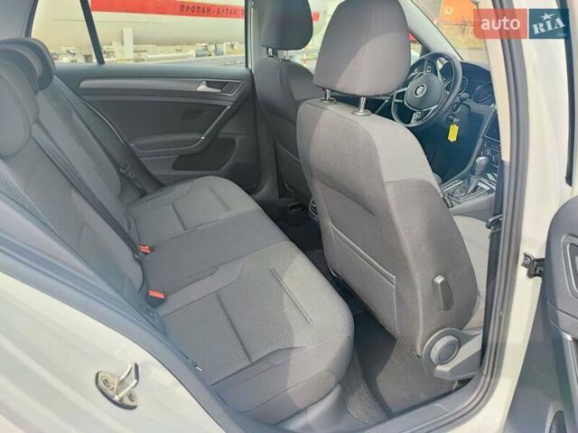 Білий Фольксваген e-Golf, об'ємом двигуна 0 л та пробігом 20 тис. км за 14200 $, фото 17 на Automoto.ua