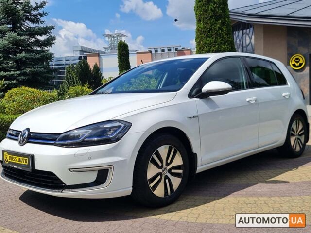 Белый Фольксваген e-Golf, объемом двигателя 36 л и пробегом 114 тыс. км за 15000 $, фото 2 на Automoto.ua