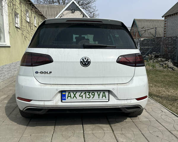 Білий Фольксваген e-Golf, об'ємом двигуна 0 л та пробігом 33 тис. км за 16800 $, фото 6 на Automoto.ua