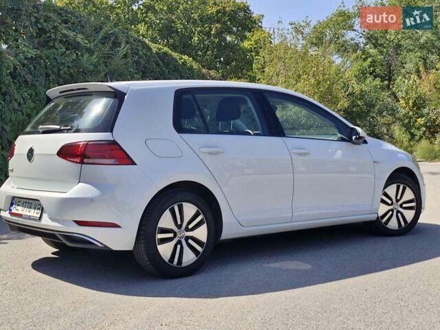 Белый Фольксваген e-Golf, объемом двигателя 0 л и пробегом 70 тыс. км за 14500 $, фото 8 на Automoto.ua