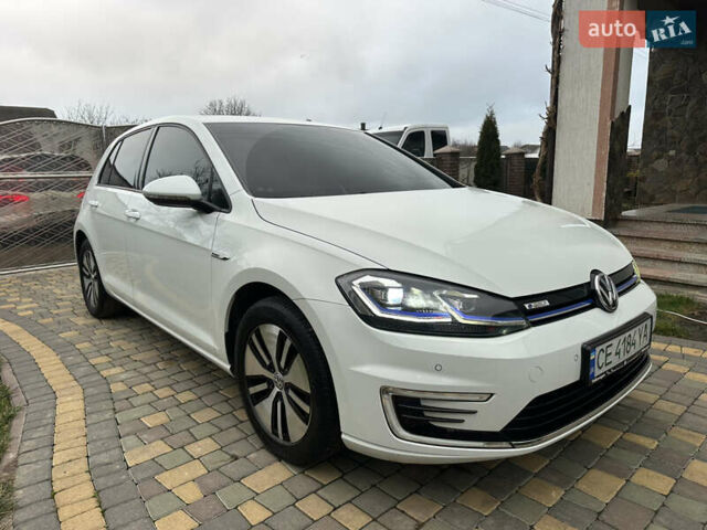 Белый Фольксваген e-Golf, объемом двигателя 0 л и пробегом 70 тыс. км за 13700 $, фото 18 на Automoto.ua