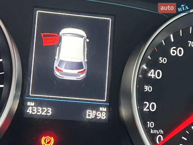 Білий Фольксваген e-Golf, об'ємом двигуна 0 л та пробігом 43 тис. км за 14700 $, фото 21 на Automoto.ua