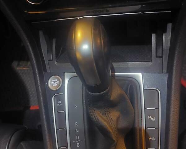 Білий Фольксваген e-Golf, об'ємом двигуна 0 л та пробігом 48 тис. км за 17000 $, фото 1 на Automoto.ua