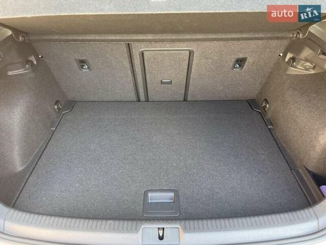 Белый Фольксваген e-Golf, объемом двигателя 0 л и пробегом 44 тыс. км за 14500 $, фото 9 на Automoto.ua