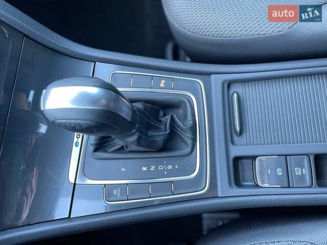 Белый Фольксваген e-Golf, объемом двигателя 0 л и пробегом 124 тыс. км за 13490 $, фото 37 на Automoto.ua