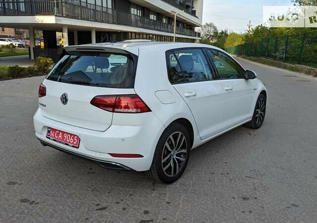 Білий Фольксваген e-Golf, об'ємом двигуна 0 л та пробігом 56 тис. км за 14950 $, фото 5 на Automoto.ua