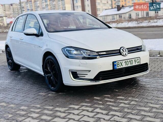 Белый Фольксваген e-Golf, объемом двигателя 0 л и пробегом 87 тыс. км за 12999 $, фото 38 на Automoto.ua