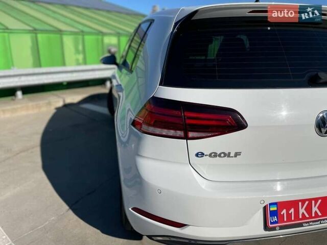 Белый Фольксваген e-Golf, объемом двигателя 0 л и пробегом 125 тыс. км за 13500 $, фото 10 на Automoto.ua