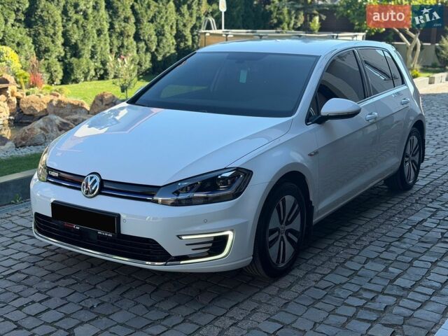 Белый Фольксваген e-Golf, объемом двигателя 0 л и пробегом 75 тыс. км за 14999 $, фото 9 на Automoto.ua