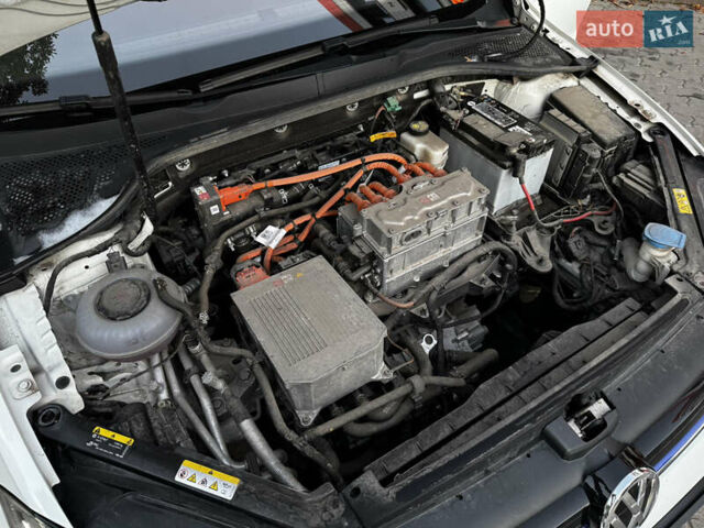 Білий Фольксваген e-Golf, об'ємом двигуна 0 л та пробігом 97 тис. км за 13999 $, фото 36 на Automoto.ua