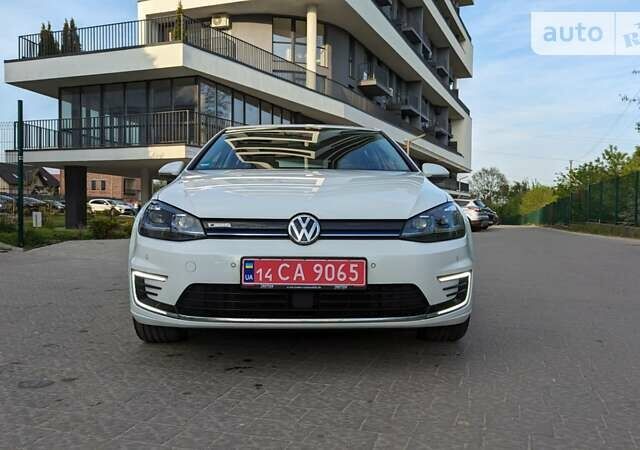 Білий Фольксваген e-Golf, об'ємом двигуна 0 л та пробігом 56 тис. км за 14950 $, фото 19 на Automoto.ua