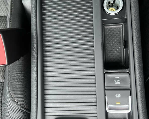 Білий Фольксваген e-Golf, об'ємом двигуна 0 л та пробігом 43 тис. км за 14700 $, фото 13 на Automoto.ua