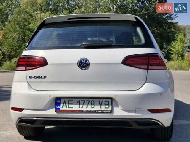 Белый Фольксваген e-Golf, объемом двигателя 0 л и пробегом 70 тыс. км за 14500 $, фото 4 на Automoto.ua
